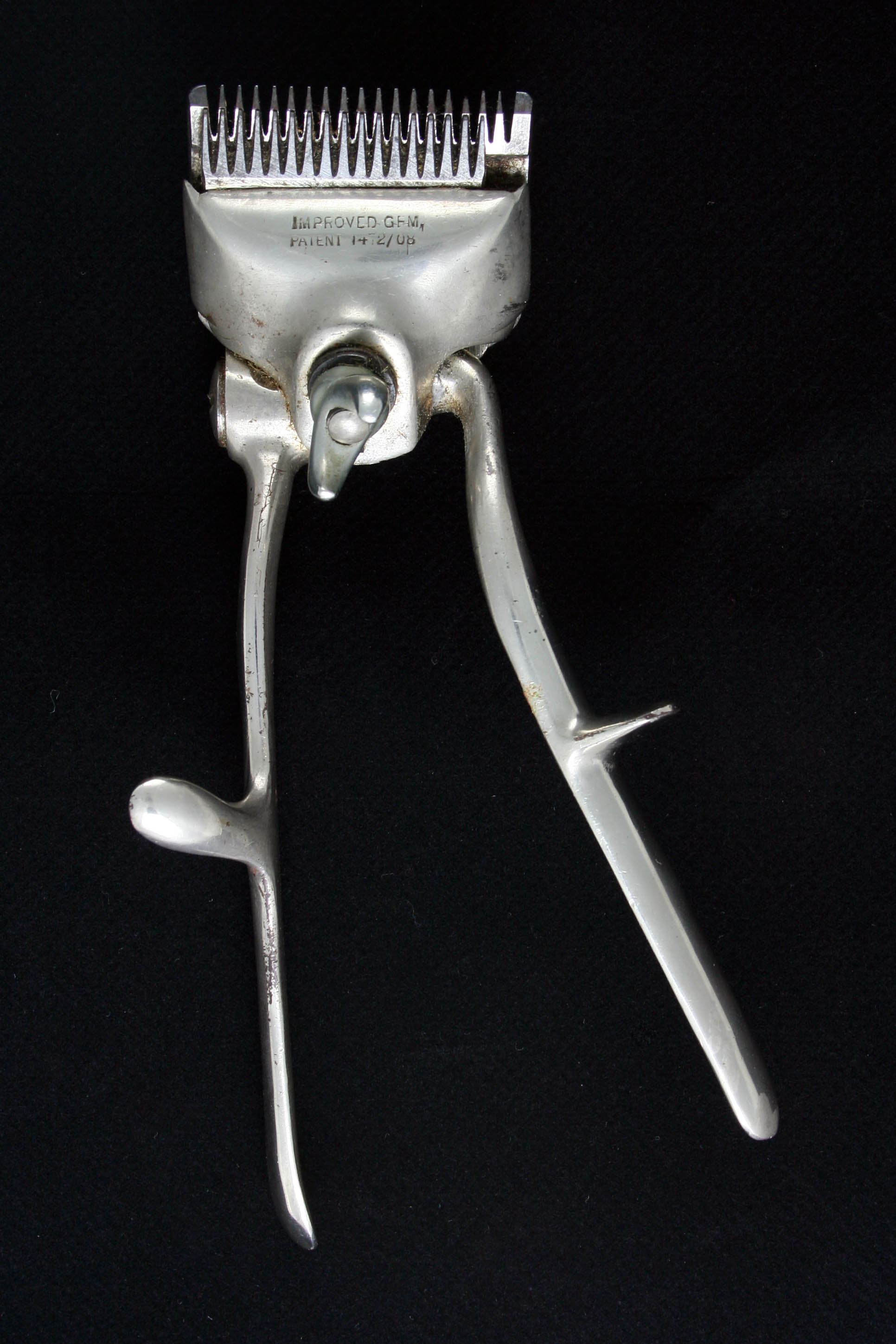 Hair clippers, curling tongs and thinning scissors HC79