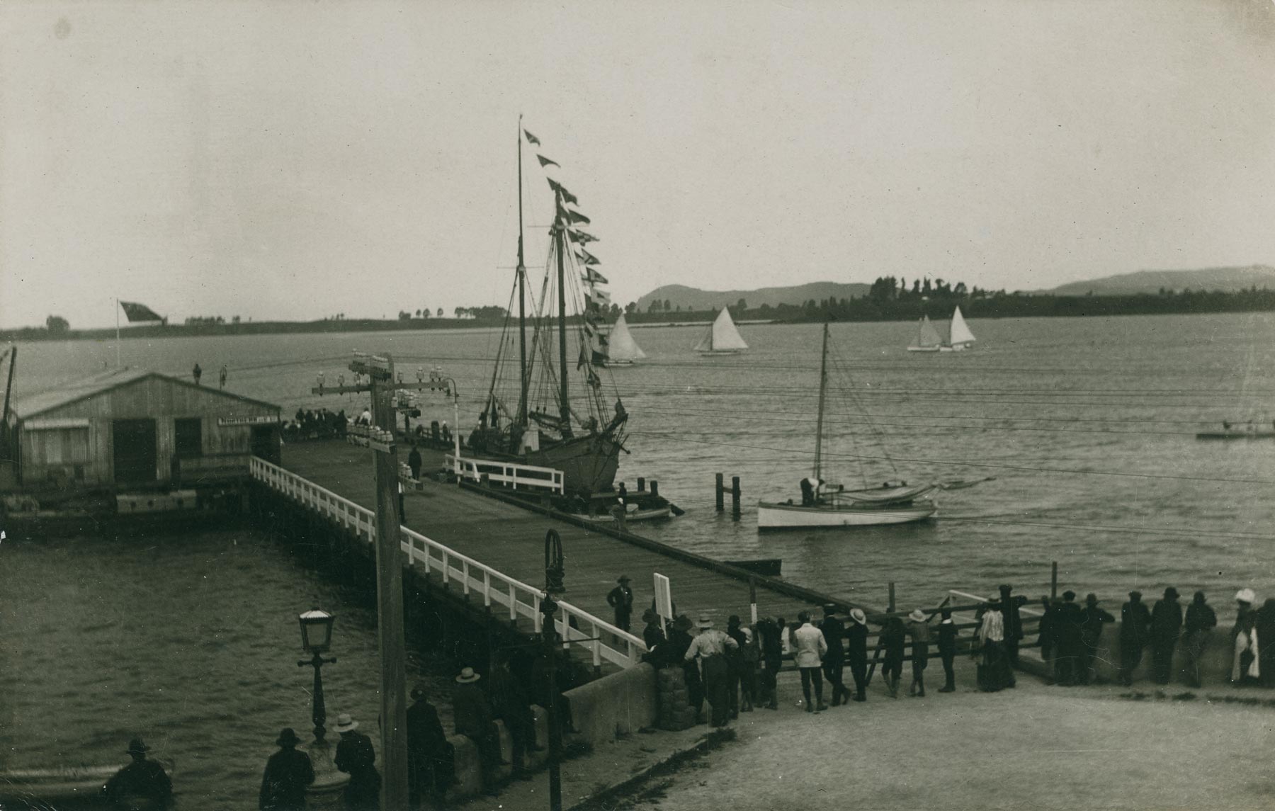 Postcards of Tauranga HC151/1-14