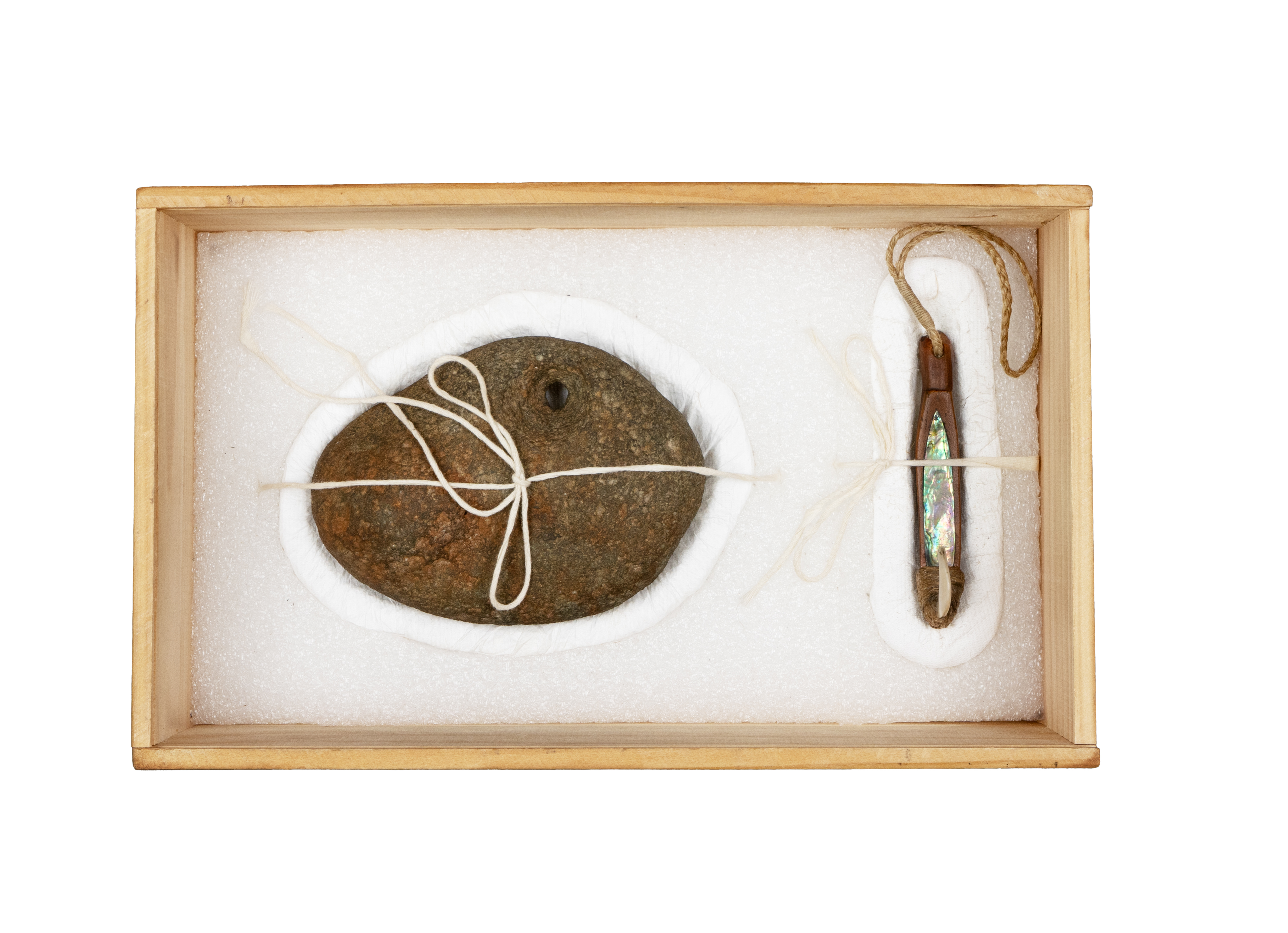 Mahe (sinker) & Pa Kahawai (fishing lure) HC84